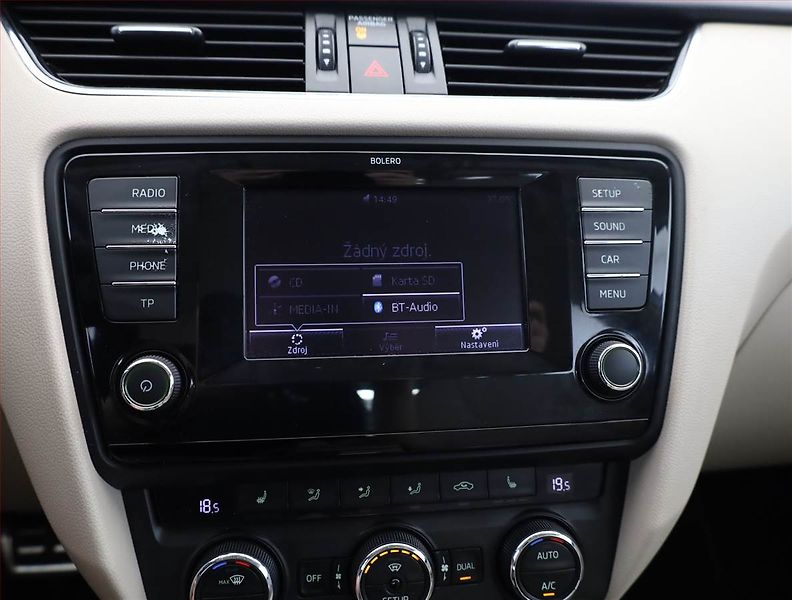 Škoda Octavia (2013) 1.6 TDI, Automat, Serv.kniha - fotka 12 z 21