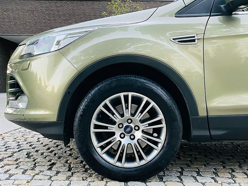 Ford Kuga 2.0TDCi 4x4 MAN TAŽNÉ 1MAJITEL - fotka 46 z 47