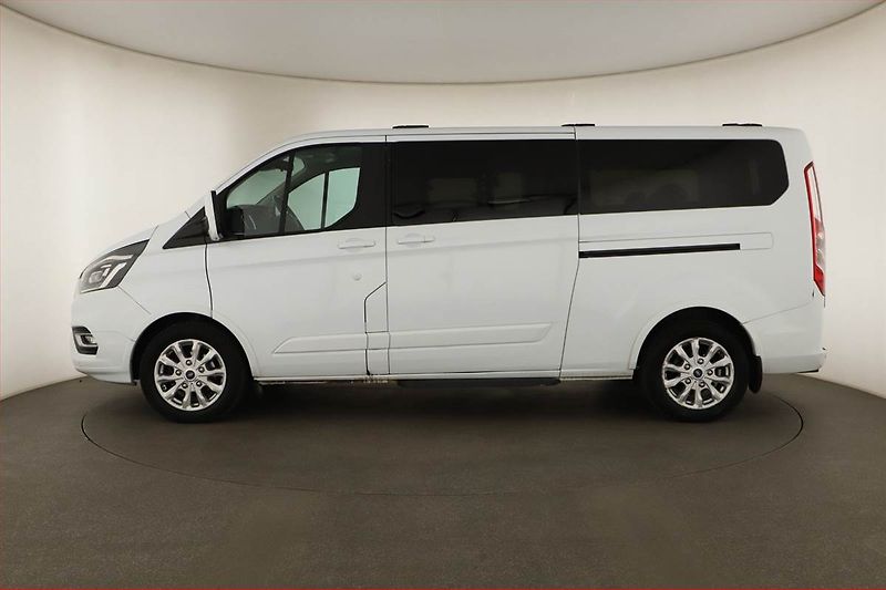 Ford Tourneo Custom (2018) Titanium 2.0 EcoBlue, ČR - fotka 3 z 14