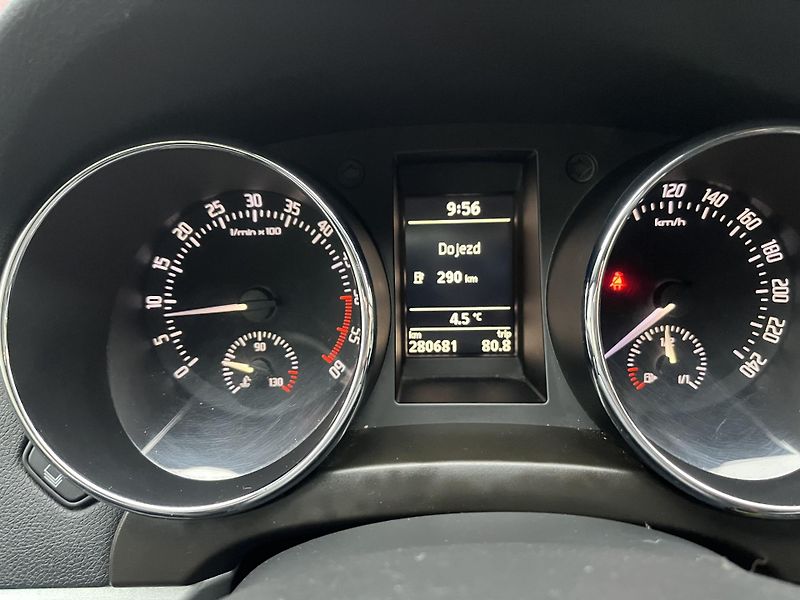 Škoda Yeti (2010) 2,0 TDi 103Kw 4X4 MAN.ČR!!! - fotka 13 z 18