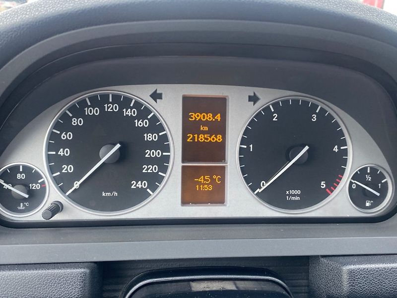 Mercedes-Benz Třídy B (2010) 180 CDI (80kW) - fotka 14 z 24