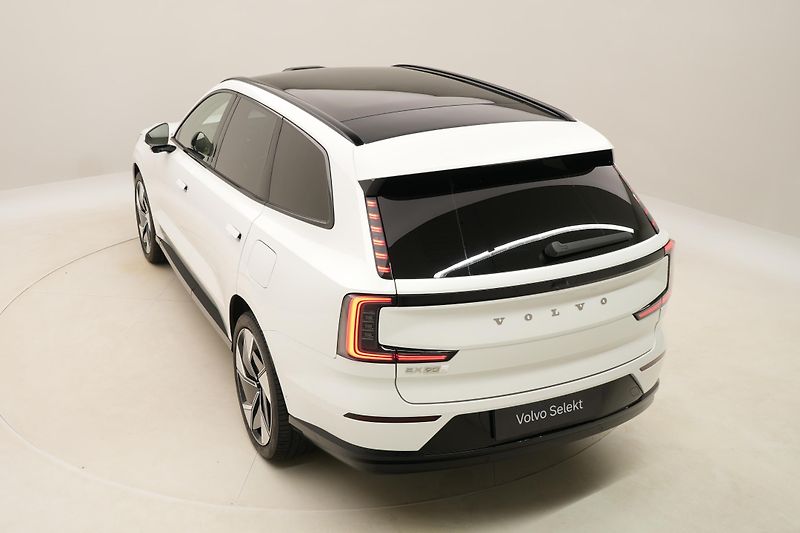 Volvo EX90 PURE ELECTRIC TWIN ULTRA 7m - fotka 17 z 57