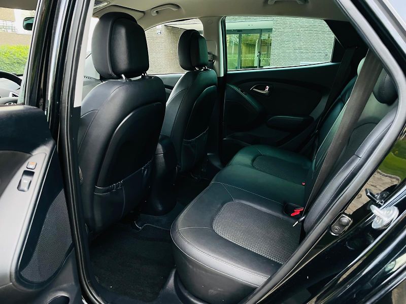 Hyundai ix35 2.0i AUTOMAT VYHŘEV SERVISKA  - fotka 34 z 48