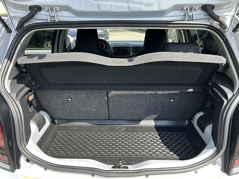 Volkswagen up! (2017) 1.0 i 44 KW - fotka 14 z 21