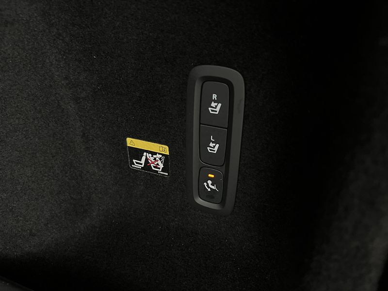 Volvo V60 D3 MOMENTUM MAN - fotka 39 z 41
