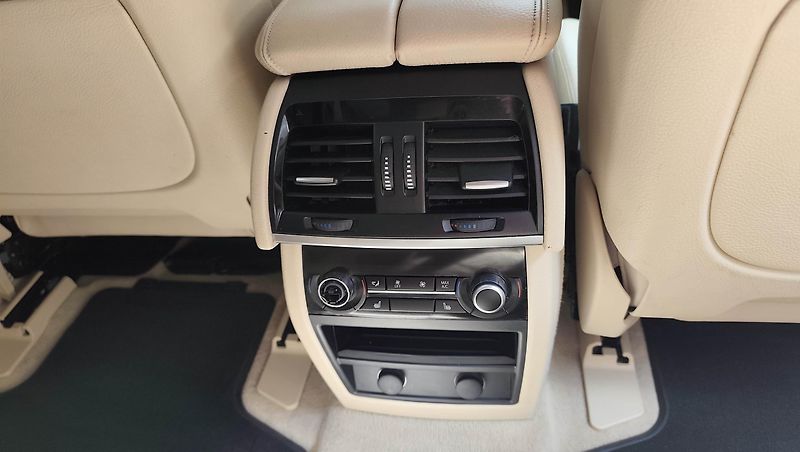 BMW X5 (2014) - fotka 55 z 63