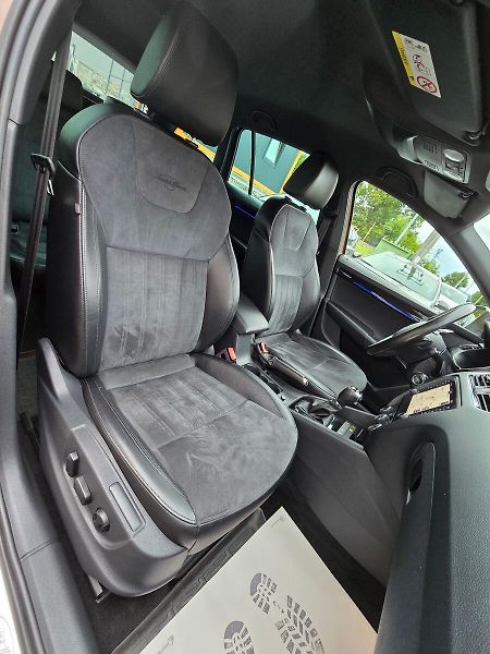 Škoda Octavia 2.0TSi 140kW DSG L&K 4x4 KŮŽE - fotka 8 z 38