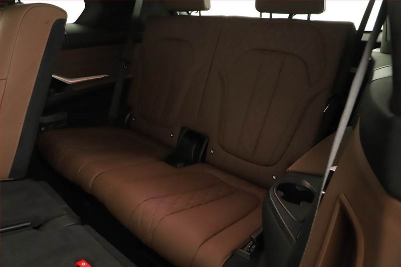 BMW X7 (2022) xDrive40d - fotka 14 z 30