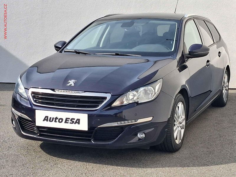 Peugeot 308 (2015) 1.6 HDi, 1.maj, AC, park - fotka 3 z 16