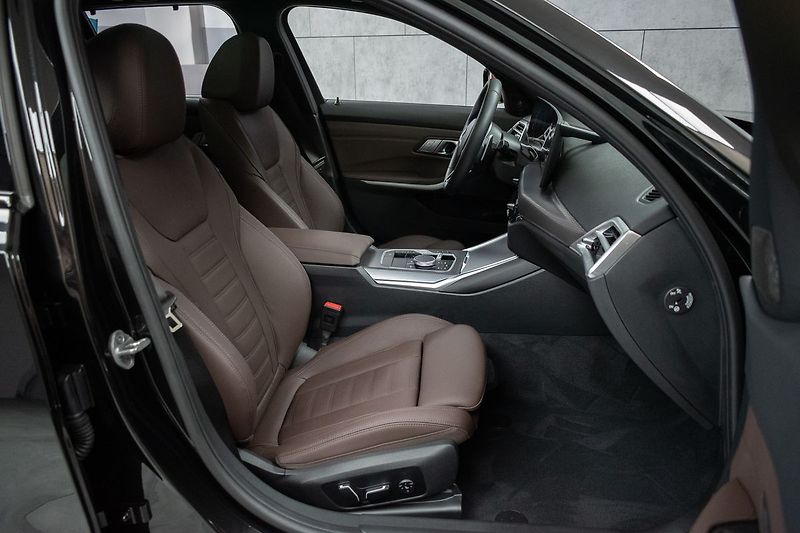 BMW Řada 3 320d xDrive ///M*ZÁRUKA*ČR 1.M - fotka 12 z 48