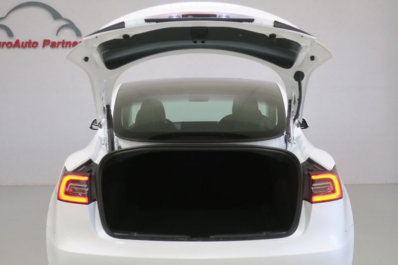Tesla Model 3 (2023) Long Range Dual Motor SOH 97% - fotka 42 z 48