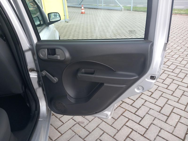 Fiat Panda (2009) 1,1i40kw   86t.KM , NOVÁ STK   - fotka 16 z 28