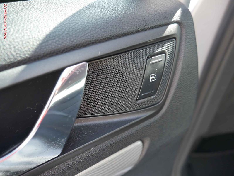 Škoda Octavia (2010) 1.6TDi, ČR, autoAC - fotka 22 z 24