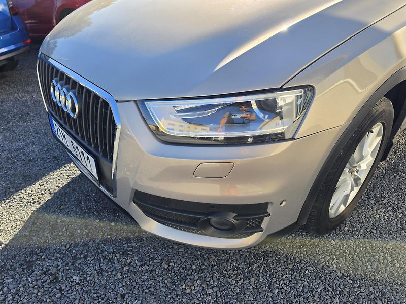Audi Q3 2.0 TFSI led S Tronic kei - fotka 24 z 24