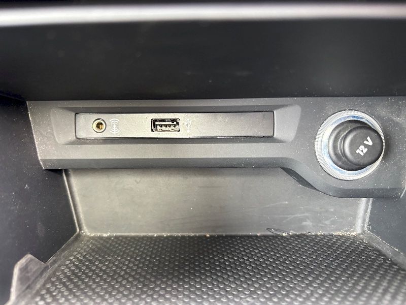 Volkswagen Touran (2017) 1.4 TSi 110kW DSG - fotka 31 z 33