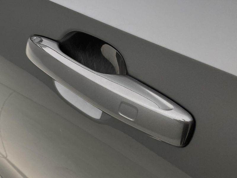 Volvo S90 D4 MOMENTUM AUT REZERVACE - fotka 26 z 43