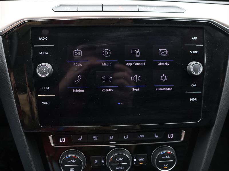 Volkswagen Passat Alltrack 2,0 TSI 162kW 4Motion - fotka 17 z 27