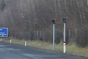 Radar na rakouské dálnici připomíná, že dopravní přestupek nemusí skončit odjezdem ze země.
