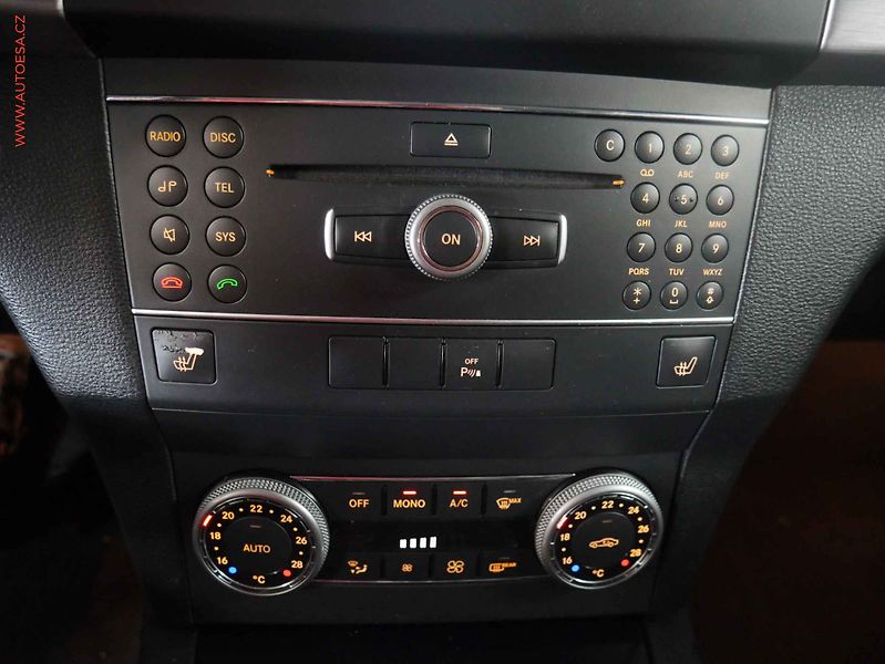 Mercedes-Benz GLK (2008) 3.0 CDi 320 CDi 4Matic, ČR - fotka 13 z 14