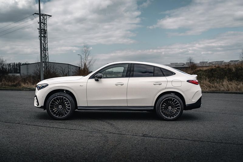Mercedes-Benz GLC 300 de kupé AMG Premium - fotka 6 z 18