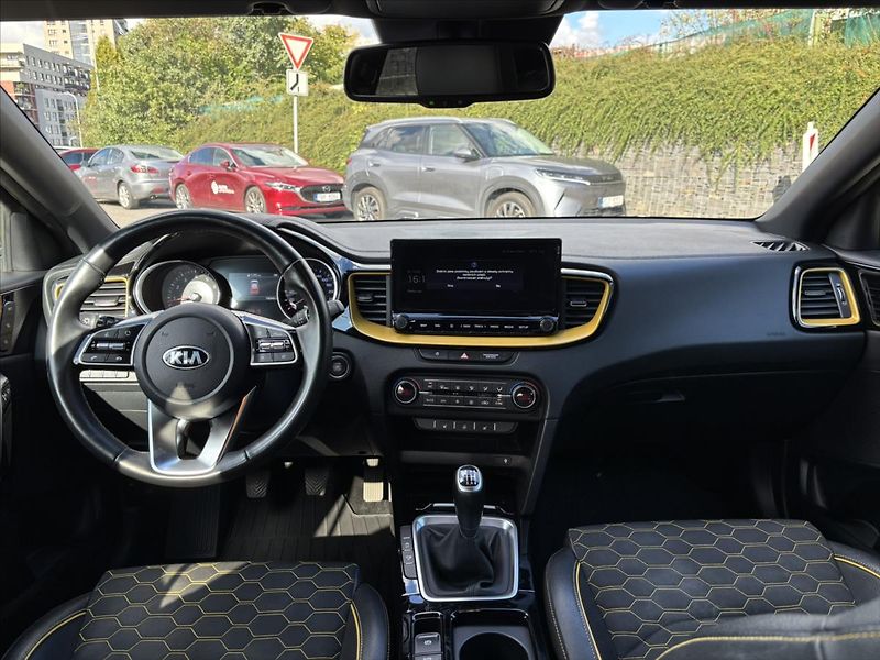 Kia XCeed 1,5 TGDi Spring Edition ZÁRUKA - fotka 9 z 46