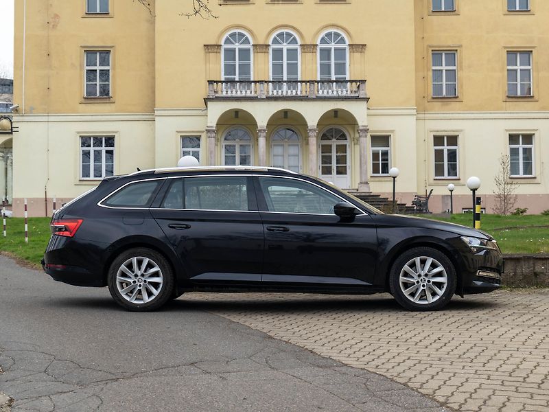 Škoda Superb TDI 110 kW Kůže Matrix Canton - fotka 4 z 38