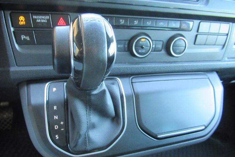 Volkswagen Multivan 2.0 TDI DSG 4MOTION AUT. KLIMA - fotka 15 z 24