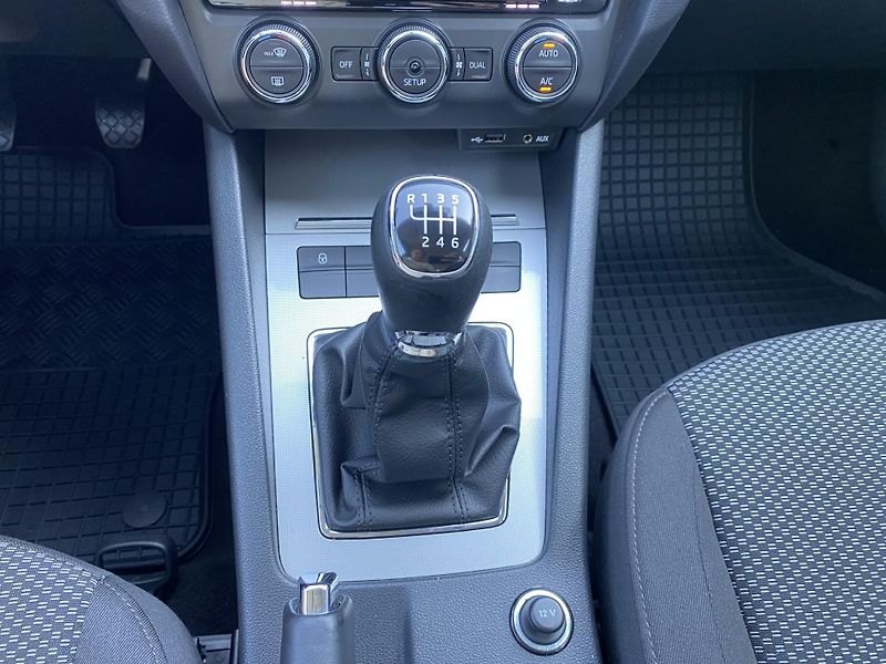 Škoda Octavia 1.4 TSI 103kW - 1xMAJ.-ALU-PDC - fotka 26 z 42