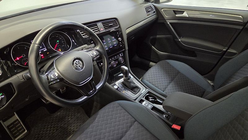 Volkswagen Golf - fotka 5 z 6