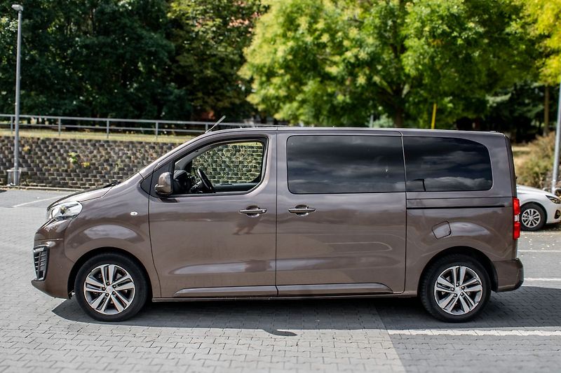 Peugeot Traveller - fotka 8 z 21