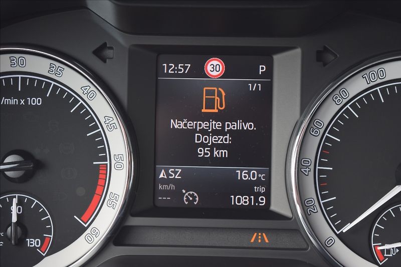 Škoda Octavia 2,0 TDI 110KW DSG NAVIGACE ALU - fotka 27 z 47