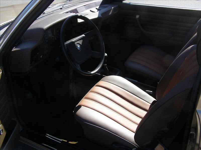 BMW Řada 3 1,8 - fotka 14 z 28