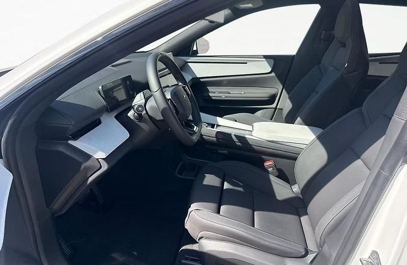 Polestar 4 LR AWD Plus Pilot 360kam Pano. - fotka 10 z 18