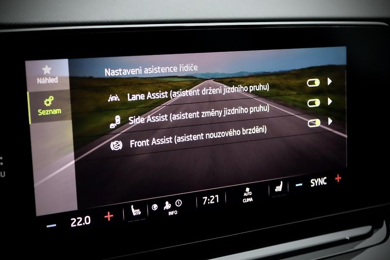 Škoda Octavia 4 Combi 1.5 TSI 110 kW - fotka 31 z 49