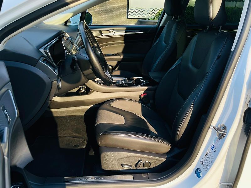 Ford Mondeo 2.0TDCi MAN VÝHŘEV SENZORY LED - fotka 26 z 46