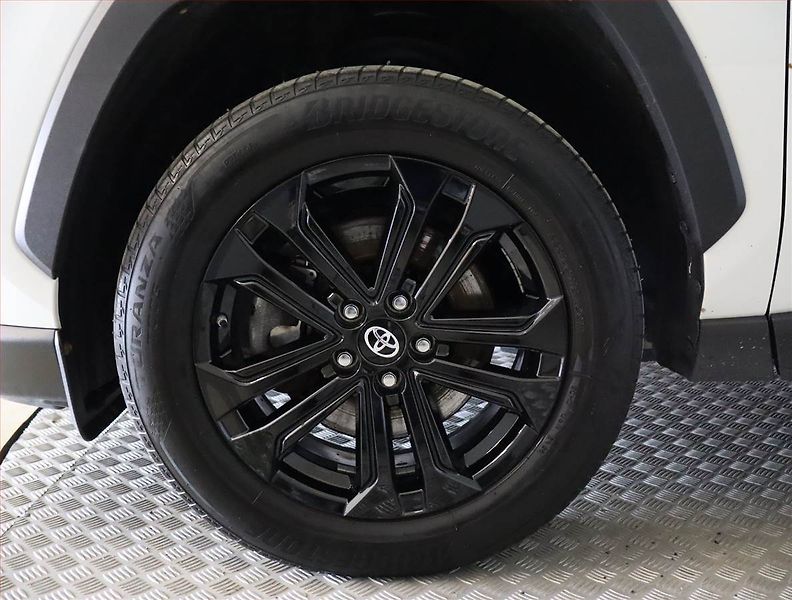 Toyota RAV4 (2021) 2.5 Hybrid - fotka 15 z 30