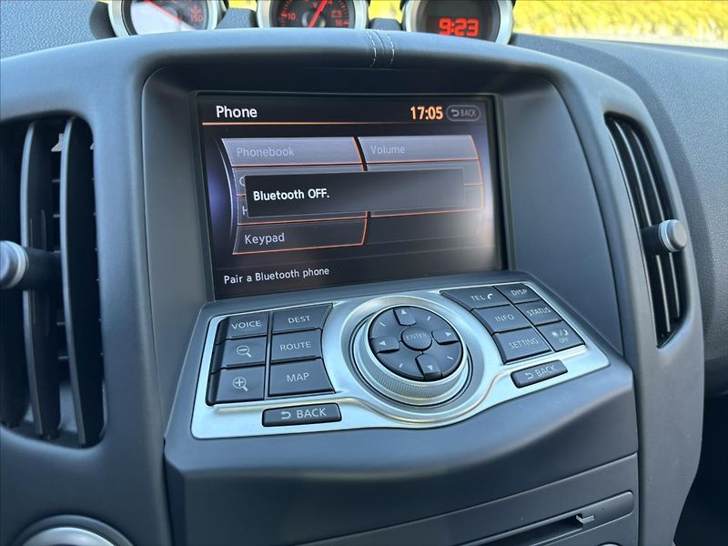 Nissan 370 Z 3,7 i Premium 1.ČR TOP STAV - fotka 28 z 49