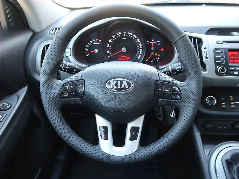 Kia Sportage (2015) 1.6 GDI, Tempomat - fotka 15 z 17