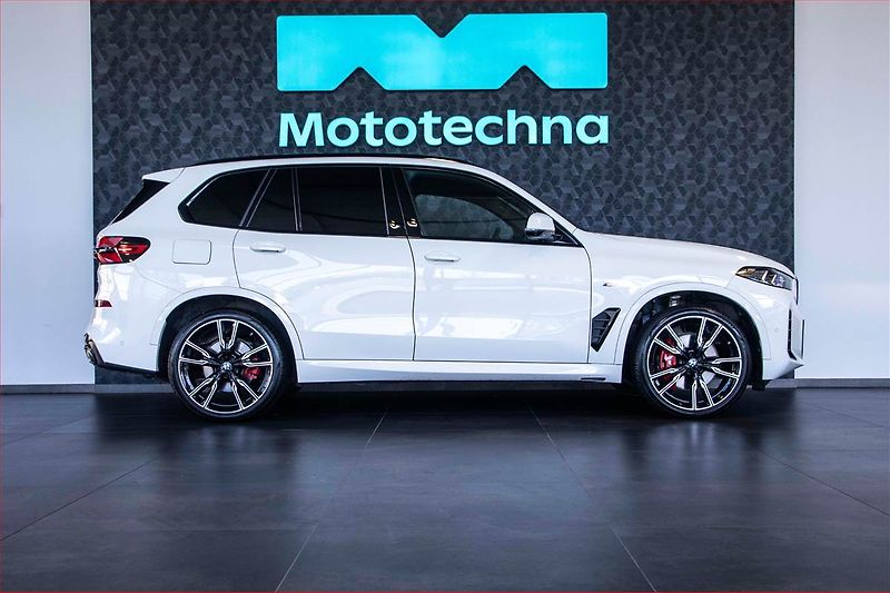 BMW X5 (2025) xDrive40i - fotka 6 z 23