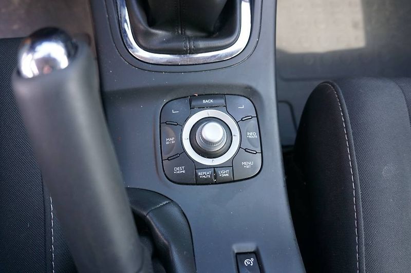 Renault Mégane (2013) 2, MAJITEL NOVÉ V ČR - fotka 22 z 31