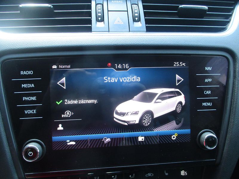 Škoda Octavia 2.0 TDi SCOUT 1.MAJ ČR - fotka 27 z 46