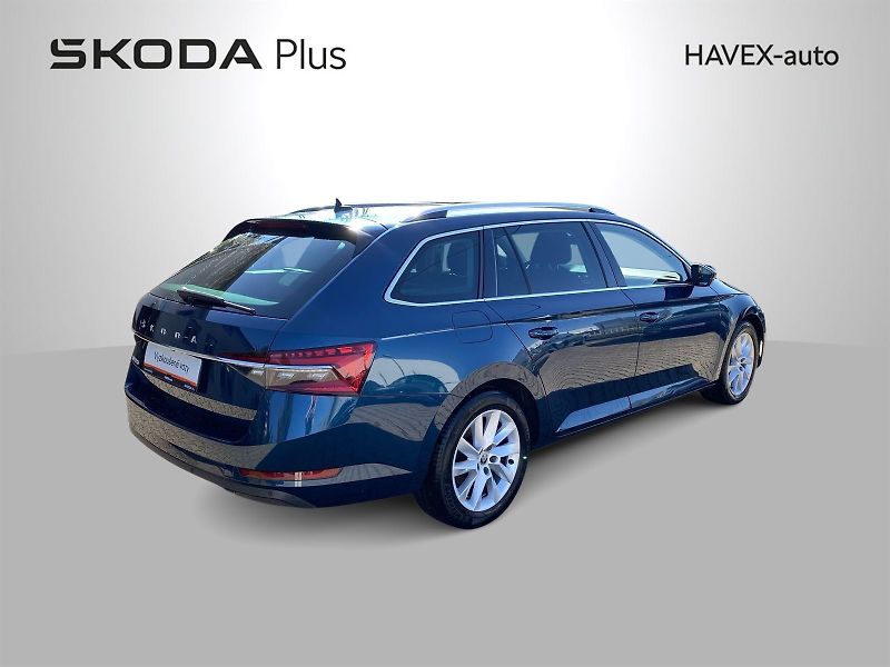 Škoda Superb (2023) Combi 2.0 TDI DSG Style - fotka 2 z 35