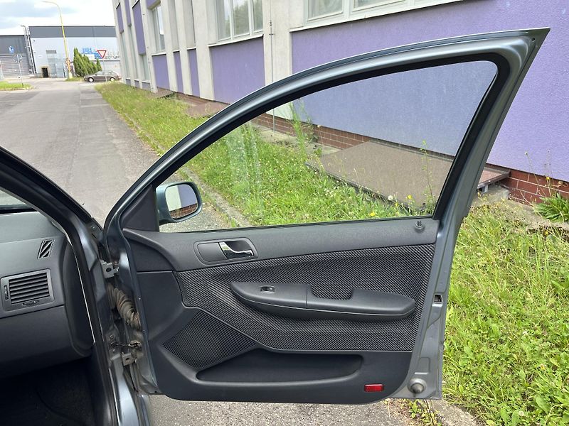 Škoda Fabia 1,4i 16V /74kW/1.maj./servis. - fotka 22 z 30