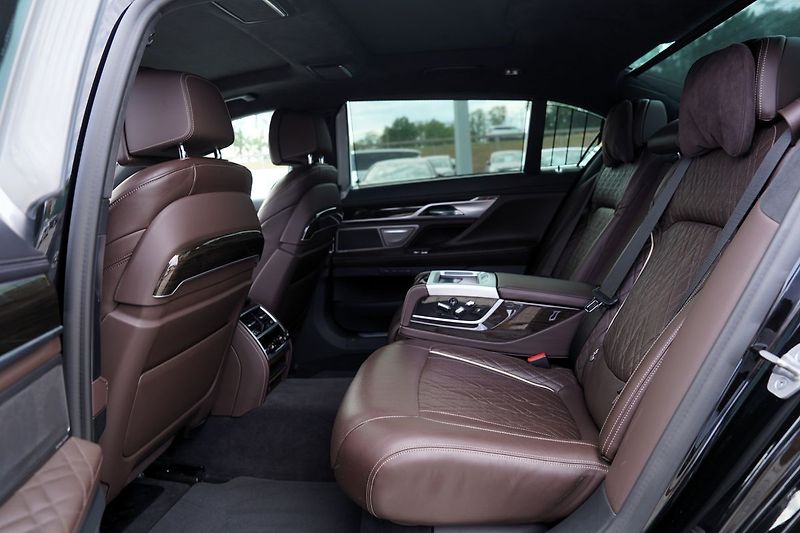 BMW Řada 7 745Le xDrive/Individual/Led/ČR - fotka 35 z 49