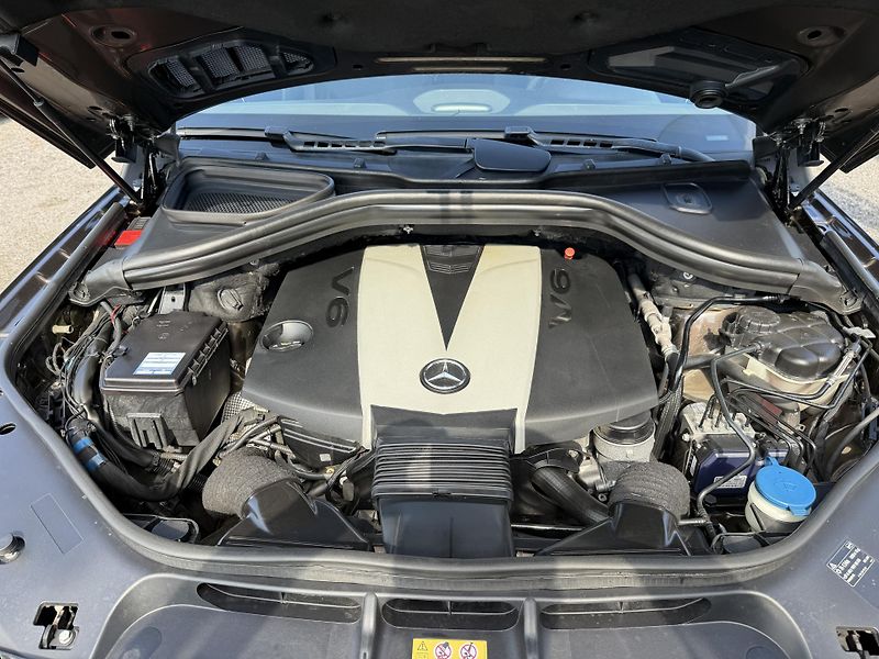 Mercedes-Benz Třídy M 350 CDI 4MITIC BLUETEC - fotka 22 z 23