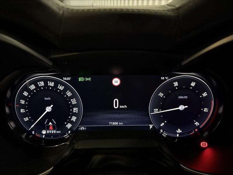Alfa Romeo Stelvio VELOCE 206kW Q4 PANO TAŽNÉ R21 - fotka 17 z 43