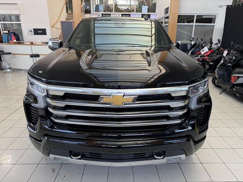 Chevrolet Silverado High Country 6,2 V8 + LPG - fotka 8 z 57