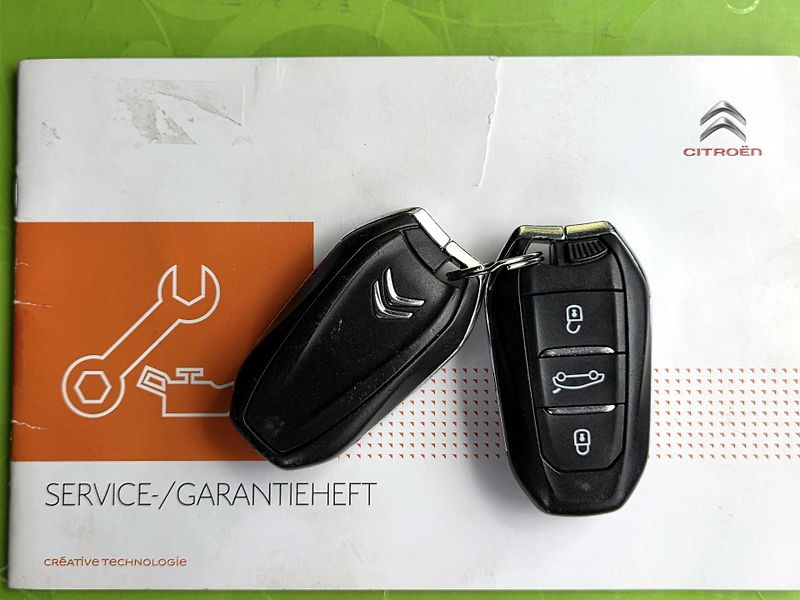 Citroën Grand C4 Picasso 1,5 bHDi 7m SERVISNÍ KNÍŽKA - fotka 4 z 52