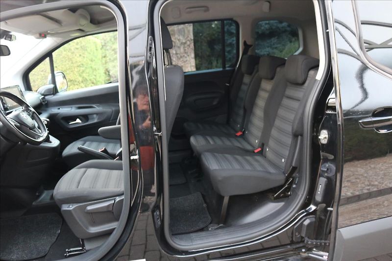 Opel Combo 1,2 LIFE,81KW,87000 Km - fotka 43 z 47