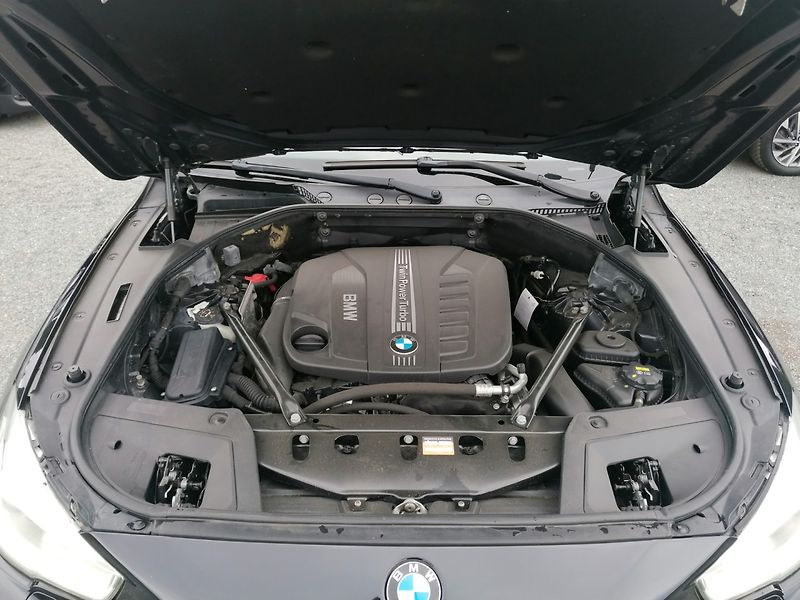 BMW Řada 5 (2014) GT 530d xDrive M-paket - fotka 40 z 40